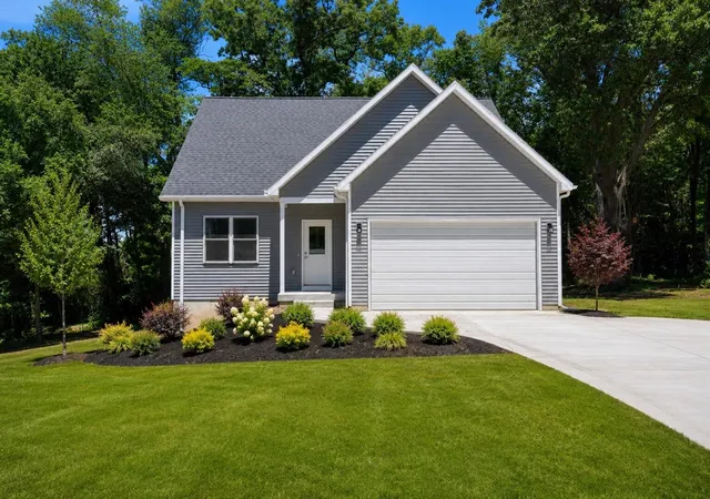 Photo 2 of Single family home for sale at 1823 N Sutton Rd, Jackson, MI 49202 | MLS# 70541467 | Listing updated on 2026-09-10