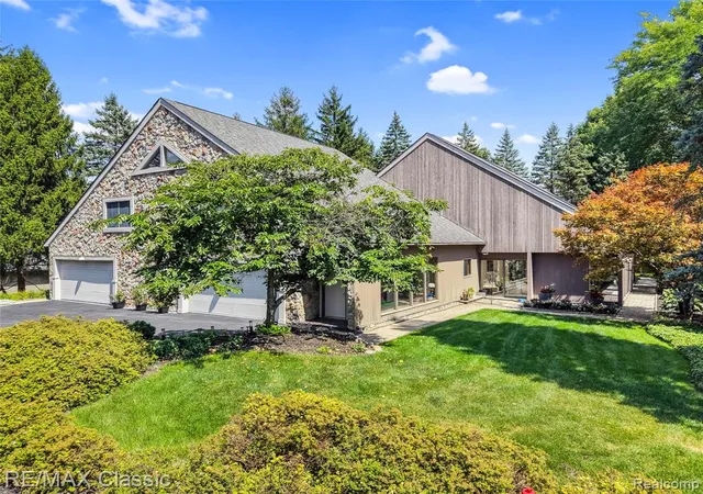 Photo 1 of Single family home for sale at 2953 Little Ln, Bloomfield Hills, MI 48302 1156 | MLS# 61025482 | Listing updated on 2026-09-02