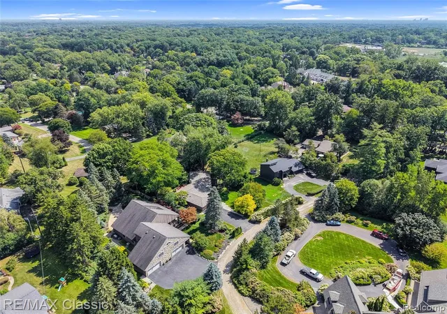 Photo 2 of Single family home for sale at 2953 Little Ln, Bloomfield Hills, MI 48302 1156 | MLS# 61025482 | Listing updated on 2026-09-02