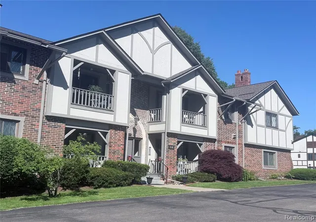Homes for sale in Bloomfield Hills, MI | 42160 Woodward Ave #7, Bloomfield Hills, MI 48304 | MLS# 61005529