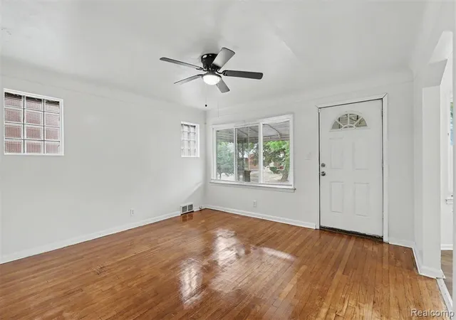 Photo 4 of Sale Pending at 7611 Penrod St, Detroit, MI 48228 3457 | MLS# 61021870 | Listing updated on 2026-08-25