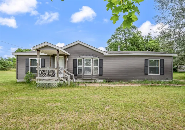 Homes for sale in Big Rapids, MI | 1012 Henderson St, Big Rapids, MI 49307 | MLS# 70542990