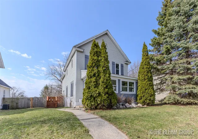 Homes for sale in Grand Rapids, MI | 727 Emerald Ave, Grand Rapids, MI 49503 | MLS# 70522896