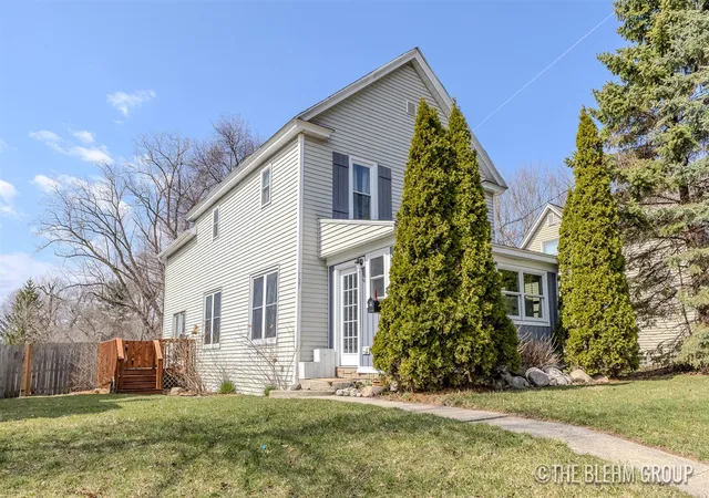 Homes for sale in Grand Rapids, MI | 727 Emerald Ave, Grand Rapids, MI 49503 | MLS# 70522896