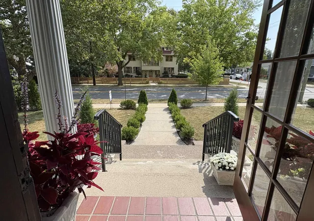Photo 3 of Single family home for sale at 701 N Johnson St, Bay City, MI 48708 | MLS# 50219390 | Listing updated on 2026-08-22