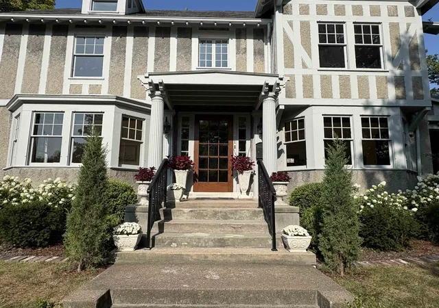 Photo 3 of Single family home for sale at 701 N Johnson St, Bay City, MI 48708 | MLS# 50219390 | Listing updated on 2026-10-09
