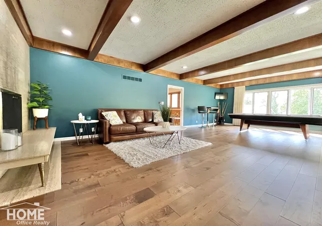 Photo 3 of Single Family Residence at 1111 W King St, Owosso, MI 48867 | MLS# 50206995 | | Sold on 2026-07-10