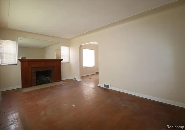 Photo 3 of Sale Pending at 9318 Northlawn St, Detroit, MI 48204 | MLS# 21602709 | Listing updated on 2025-06-17