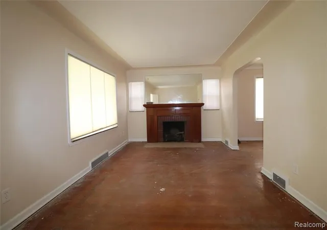 Photo 3 of Sale Pending at 9318 Northlawn St, Detroit, MI 48204 | MLS# 21602709 | Listing updated on 2025-06-17