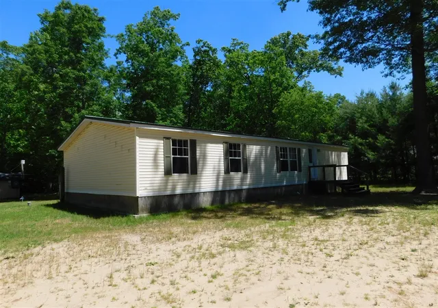 2nd image of 647 N Hart Rd, Wellston, MI 49689 | MLS# 70525773