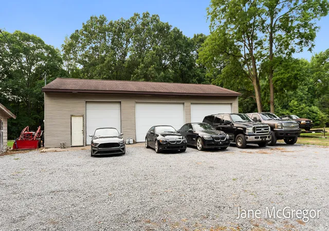 Photo 2 of Single family home for sale at 13727 Cleveland St, Nunica, MI 49448 | MLS# 70552030 | Listing updated on 2026-09-04