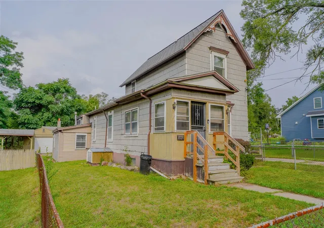 Photo 2 of Single family home for sale at 35 Hubbard St, Battle Creek, MI 49037 | MLS# 70551914 | Listing updated on 2026-09-14
