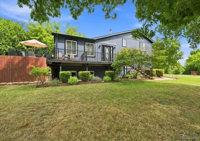 Photo 1 of Sale Pending at 2048 Grace Ave, Rochester Hills, MI 48309 4130 | MLS# 61024618 | Listing updated on 2026-09-13