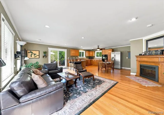 Photo 3 of Sale Pending at 2048 Grace Ave, Rochester Hills, MI 48309 4130 | MLS# 61024618 | Listing updated on 2026-09-13
