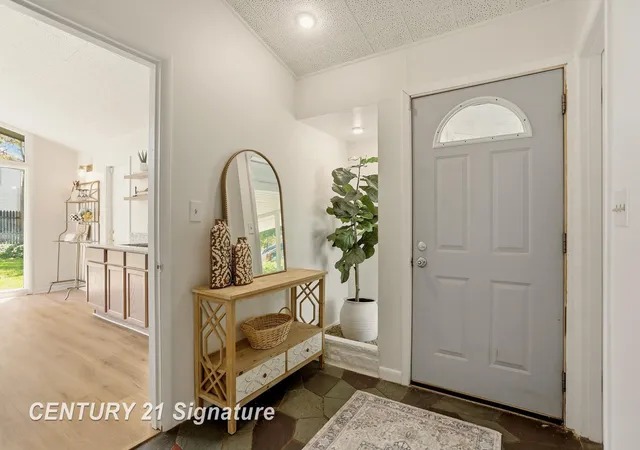 3rd image of 43 Victory Ct, Saginaw, MI 48602 | MLS# 50209298