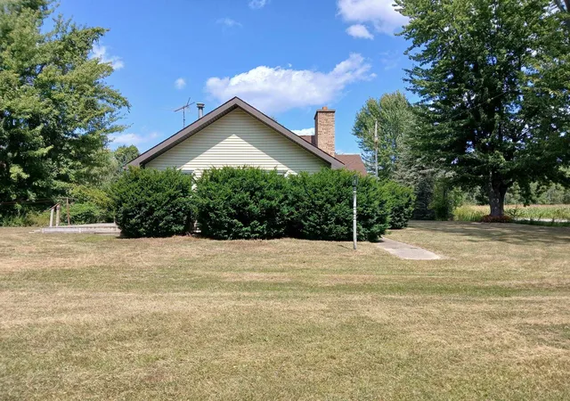 Photo 3 of Single family home for sale at 4589 Geneva Rd, Coleman, MI 48618 | MLS# 80073037 | Listing updated on 2026-09-25