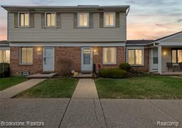 Homes for sale in Roseville, MI | 16369 Brittany Dr, Roseville, MI 48066 | MLS# 61003677