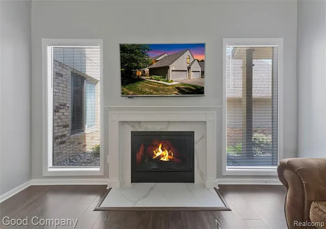 Photo 5 of Sale Pending at 29367 Laurel Dr, Farmington Hills, MI 48331 | MLS# 61018178 | Listing updated on 2026-08-26