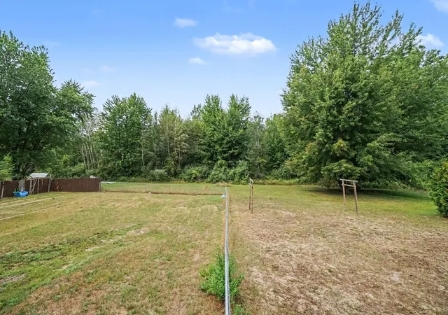 Photo 4 of Single family home for sale at 4160 S Geneva Rd, Saint Louis, MI 48880 | MLS# 80073031 | Listing updated on 2026-09-01