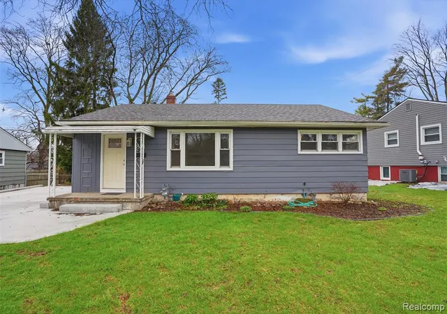 Homes for sale in Ann Arbor, MI | 831 Loyola Dr, Ann Arbor, MI 48103 | MLS# 61008506