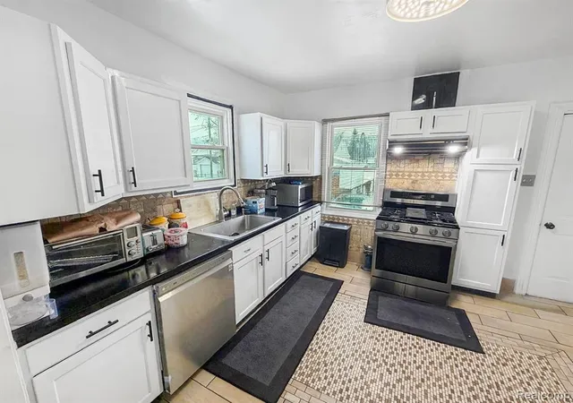 1st image of 8805 Whitlock Ave, Dearborn, MI 48126 4704 | MLS# 60997779