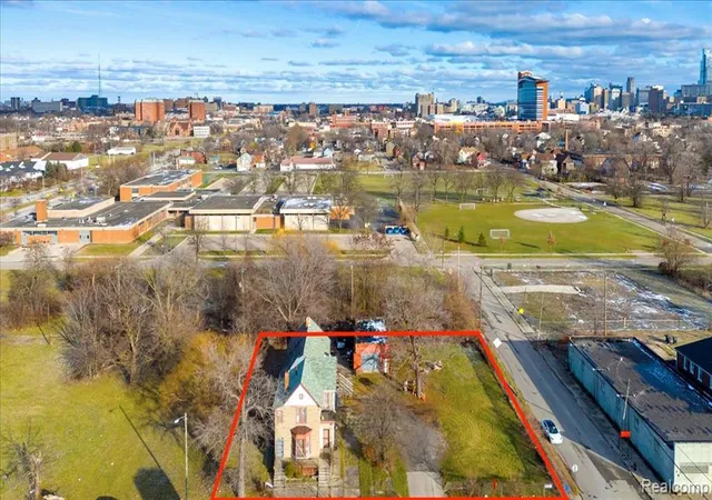 3rd image of 3320 14th St, Detroit, MI 48208 | MLS# 60976193