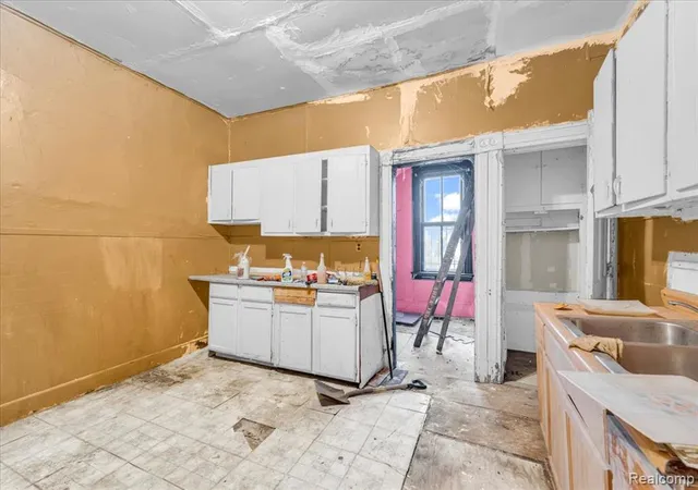 5th image of 3320 14th St, Detroit, MI 48208 | MLS# 60976193