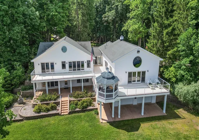 Homes for sale in Vicksburg, MI | 15665 Portage Rd, Vicksburg, MI 49097 | MLS# 70518921