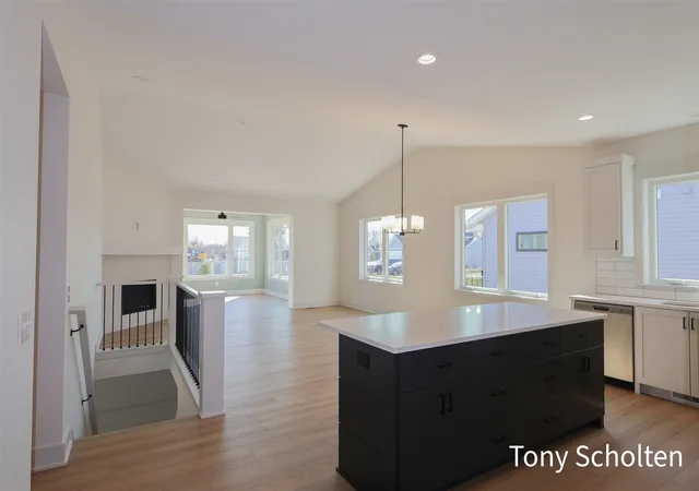 4th image of 5178 Blendon Mdw Cir, Hudsonville, MI 49426