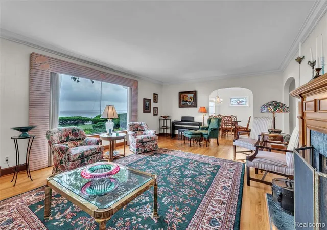 2nd image of 4796 Lakeshore Rd, Fort Gratiot, MI 48059 | MLS# 61021200