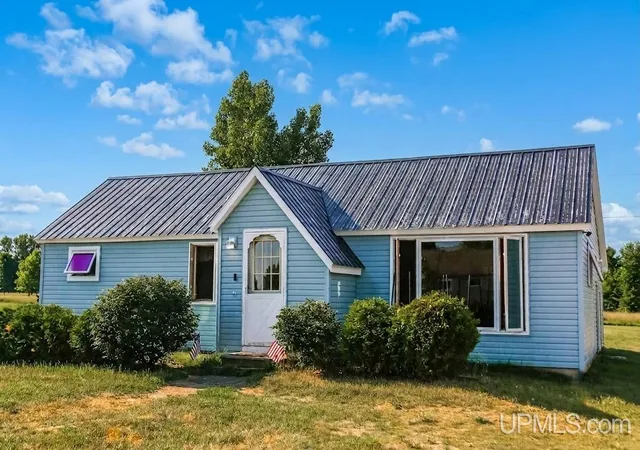 Photo 1 of Single family home for sale at 517 W Victory Way, Newberry, MI 49868 | MLS# 50215347 | Listing updated on 2026-07-17