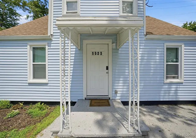Homes for sale in Hazel Park, MI | 1523 E Madge Ave, Hazel Park, MI 48030 | MLS# 61008469