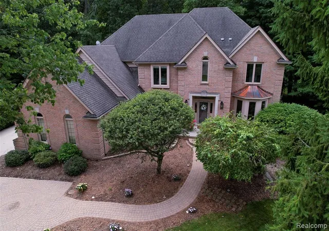 Photo 1 of Sale Pending at 1733 Apple Ridge Ct, Rochester Hills, MI 48306 3203 | MLS# 61023881 | Listing updated on 2026-09-17