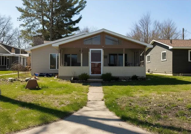 Homes for sale in Lake, MI | 11412 South Shore Dr, Lake, MI 48632 | MLS# 80065544