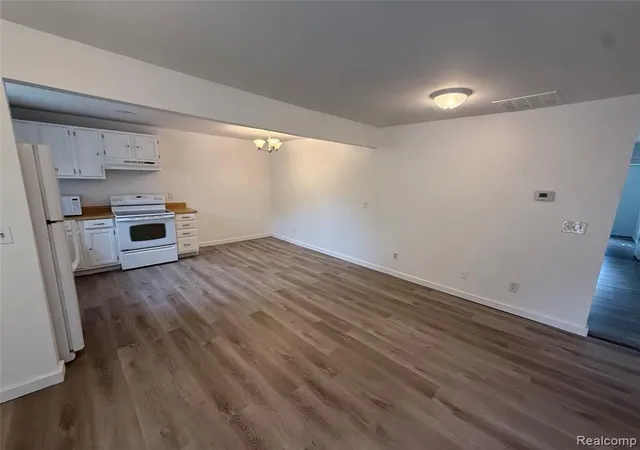 Photo 4 of Single family home for sale at 2134 E Mclean Ave, Burton, MI 48529 1740 | MLS# 61012110 | Listing updated on 2026-10-01