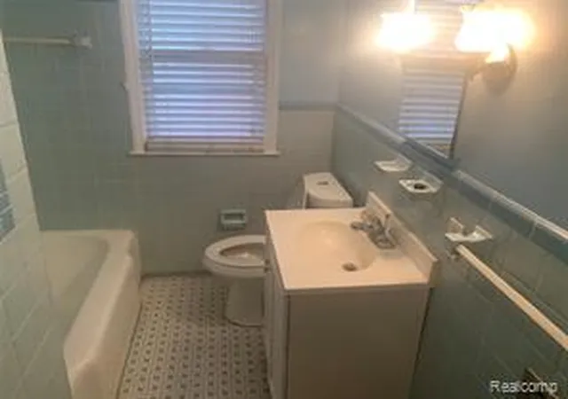 Photo 3 of Multi family home for sale at 17195 17197 Stoepel St, Detroit, MI 48221 2609 | MLS# 61009080 | Listing updated on 2026-08-25