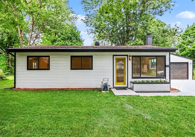 Homes for sale in Three Rivers, MI | 709 11th St, Three Rivers, MI 49093 | MLS# 70544853