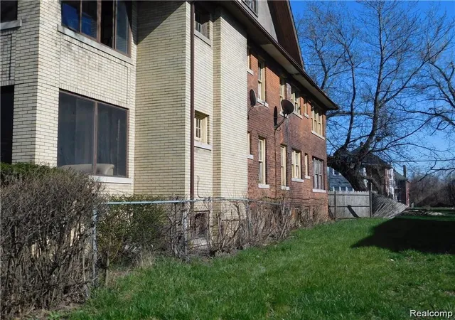 3rd image of 1699 Atkinson St, Detroit, MI 48206 | MLS# 60977981