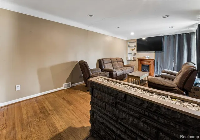 Photo 2 of Sale Pending at 1610 Garfield Ave, Lincoln Park, MI 48146 2373 | MLS# 61023291 | Listing updated on 2026-09-24