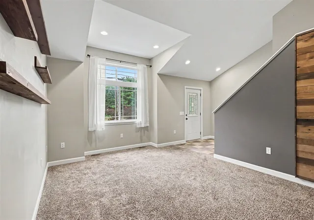 Photo 3 of Sale Pending at 6637 Hall Rd, Muskegon, MI 49442 | MLS# 70551077 | Listing updated on 2026-09-03