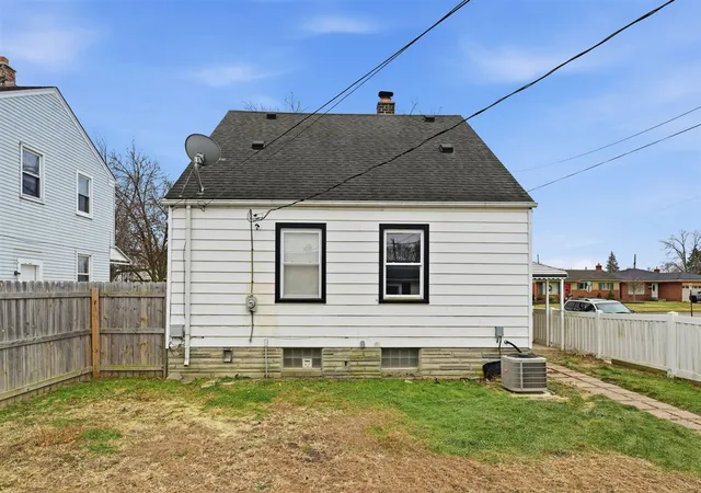 Homes for sale in Lincoln Park, MI | 2194 Leblanc St, Lincoln Park, MI 48146 | MLS# 70509333