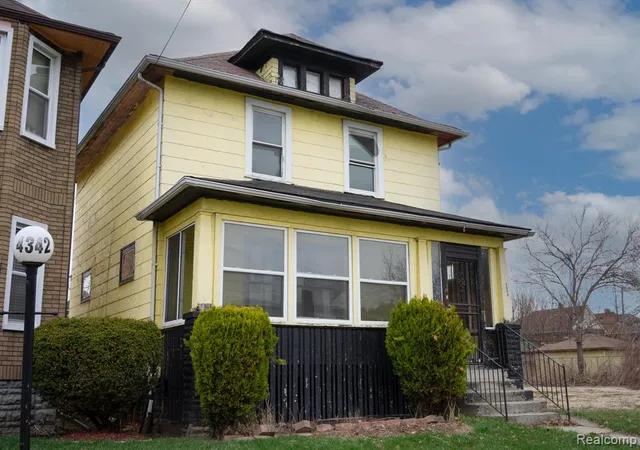 2nd image of 4336 Larchmont St, Detroit, MI 48204 | MLS# 60981518