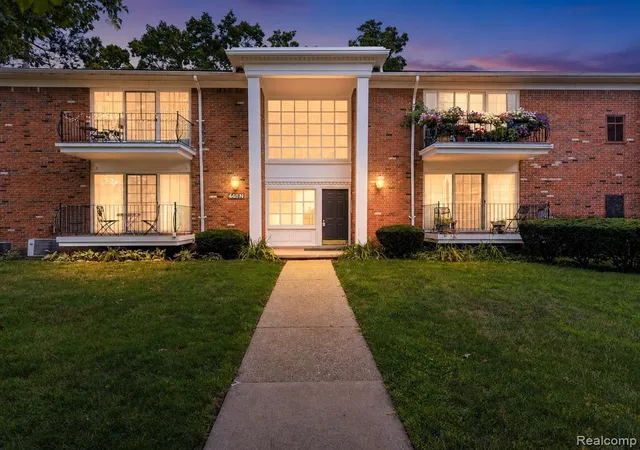 1st image of 448 N Fox Hills Dr #A-4, Bloomfield Hills, MI 48304 1330 | MLS# 61021682