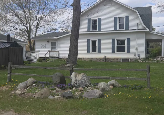 Homes for sale in Lake, MI | 9368 School St, Lake, MI 48632 | MLS# 80068831