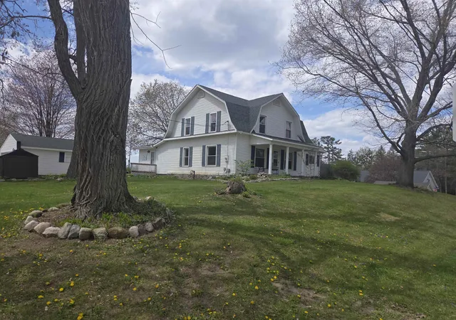 Homes for sale in Lake, MI | 9368 School St, Lake, MI 48632 | MLS# 80068831