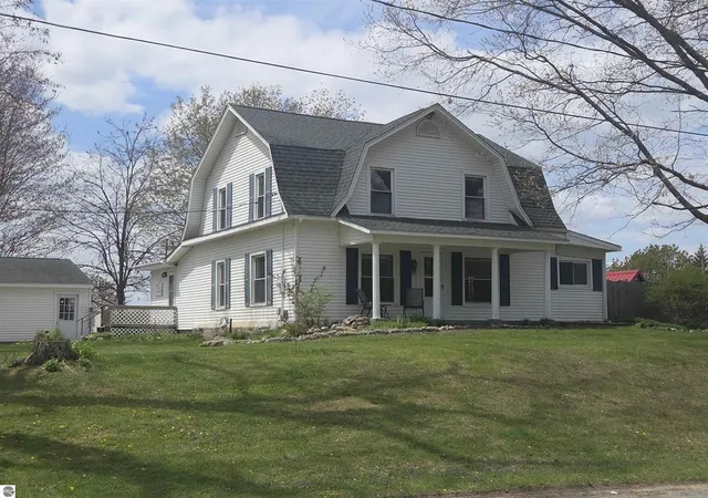 Homes for sale in Lake, MI | 9368 School St, Lake, MI 48632 | MLS# 80068831