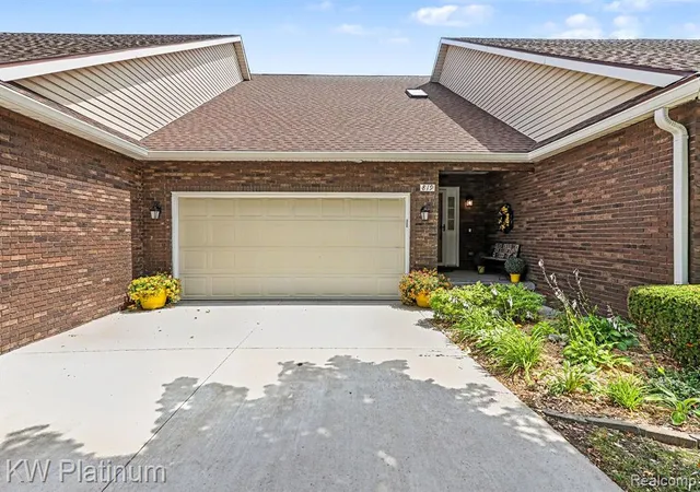 1st image of 819 E Pointe, Port Huron, MI 48060 | MLS# 61012399