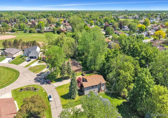Homes for sale in Clinton Township, MI | 18823 Millar Rd, Clinton Township, MI 48036 | MLS# 60997520