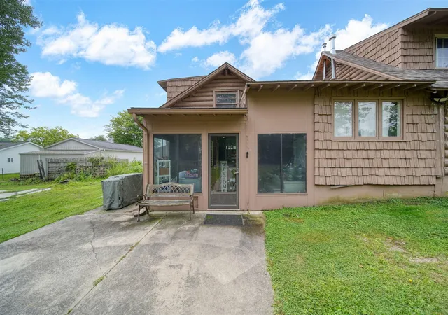 Photo 3 of Single family home for sale at 8000 S Portage Rd, Jackson, MI 49201 | MLS# 70487996 | Listing updated on 2025-09-24