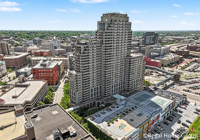 Homes for sale in Grand Rapids, MI | 28 Campau Circle, Grand Rapids, MI 49503 | Houzeo